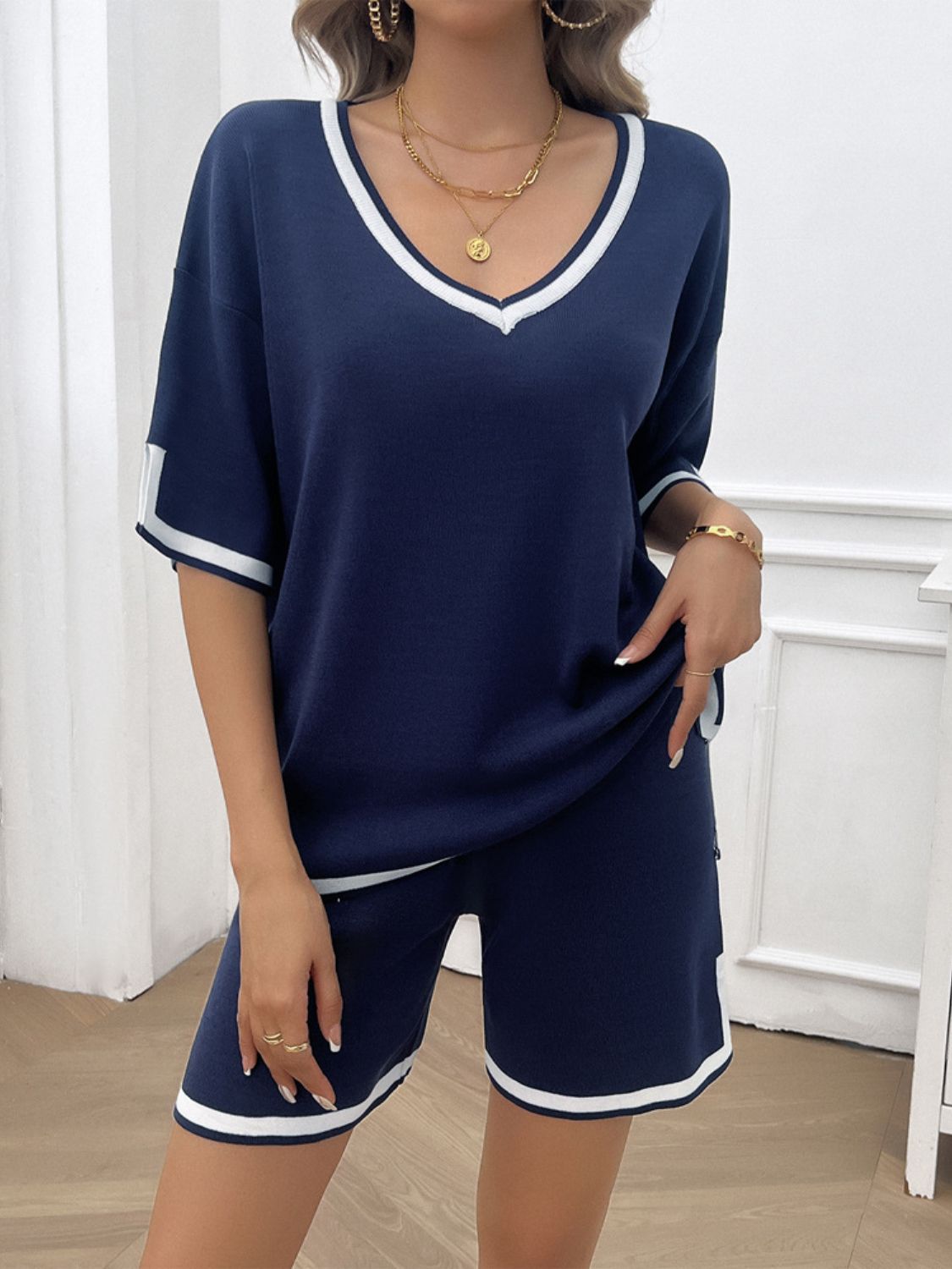 Contrast Trim V-Neck Top and Shorts Set